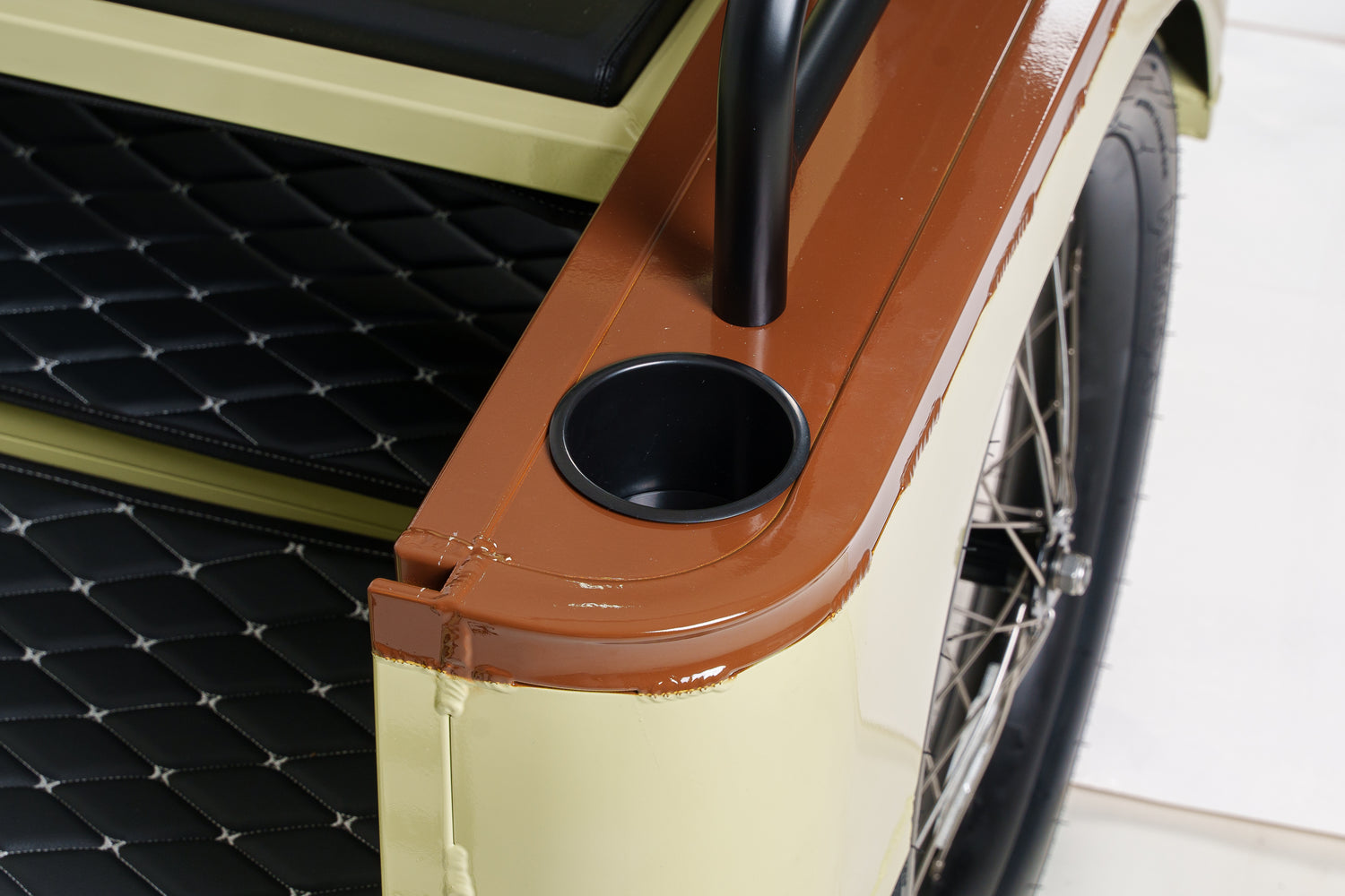 ecomposer-color-classic-almond